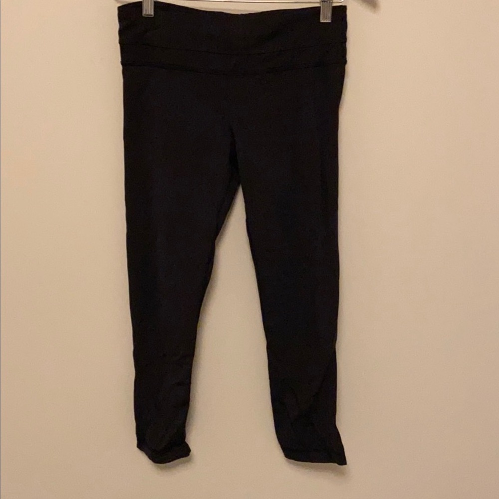 Lululemon black capris - size 4